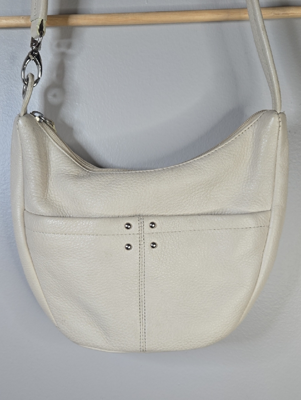 Stone Mountain Cream Leather Shoulder Bag Minimal Hobo Zipper Top Style